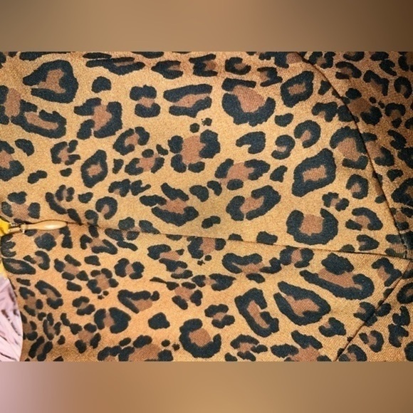 The limited mini leopard skirt - size medium - Picture 9 of 13